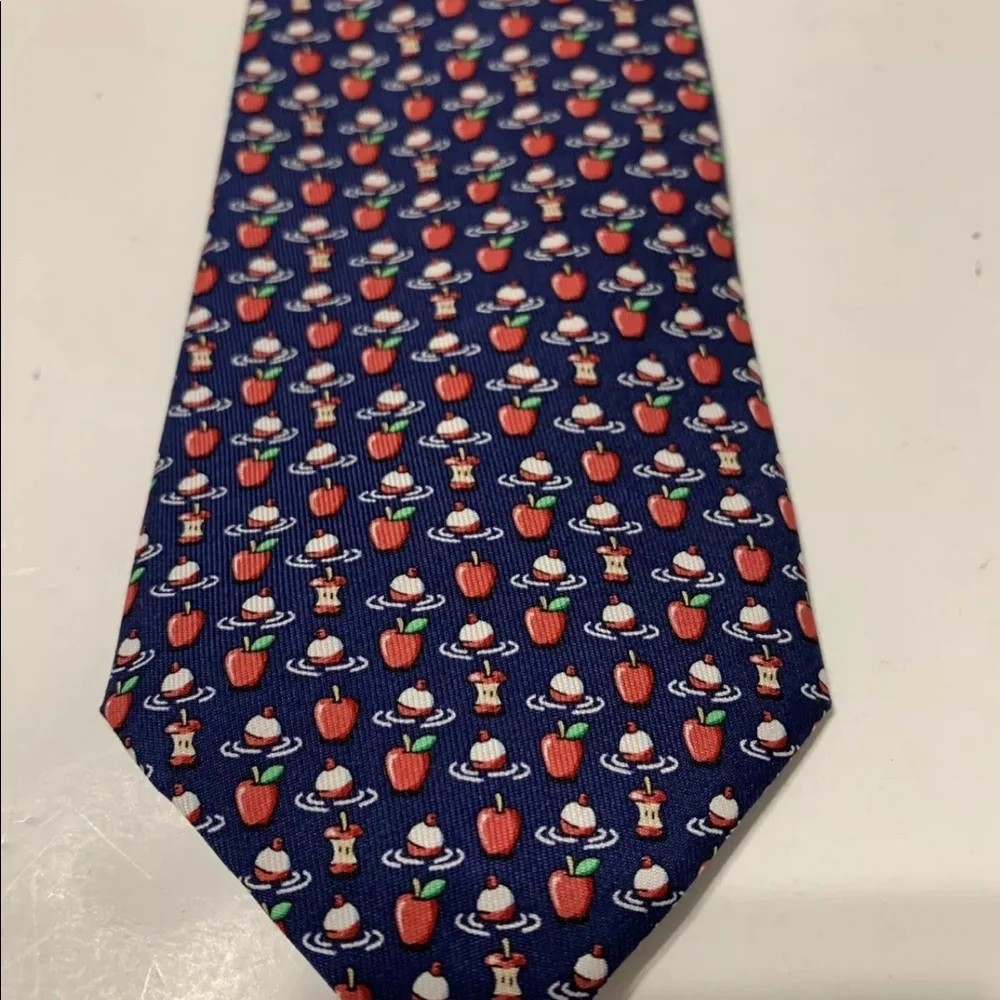Vineyard Vines Bobbing For Apples Silk Boys Tie - Picture 3 of 8